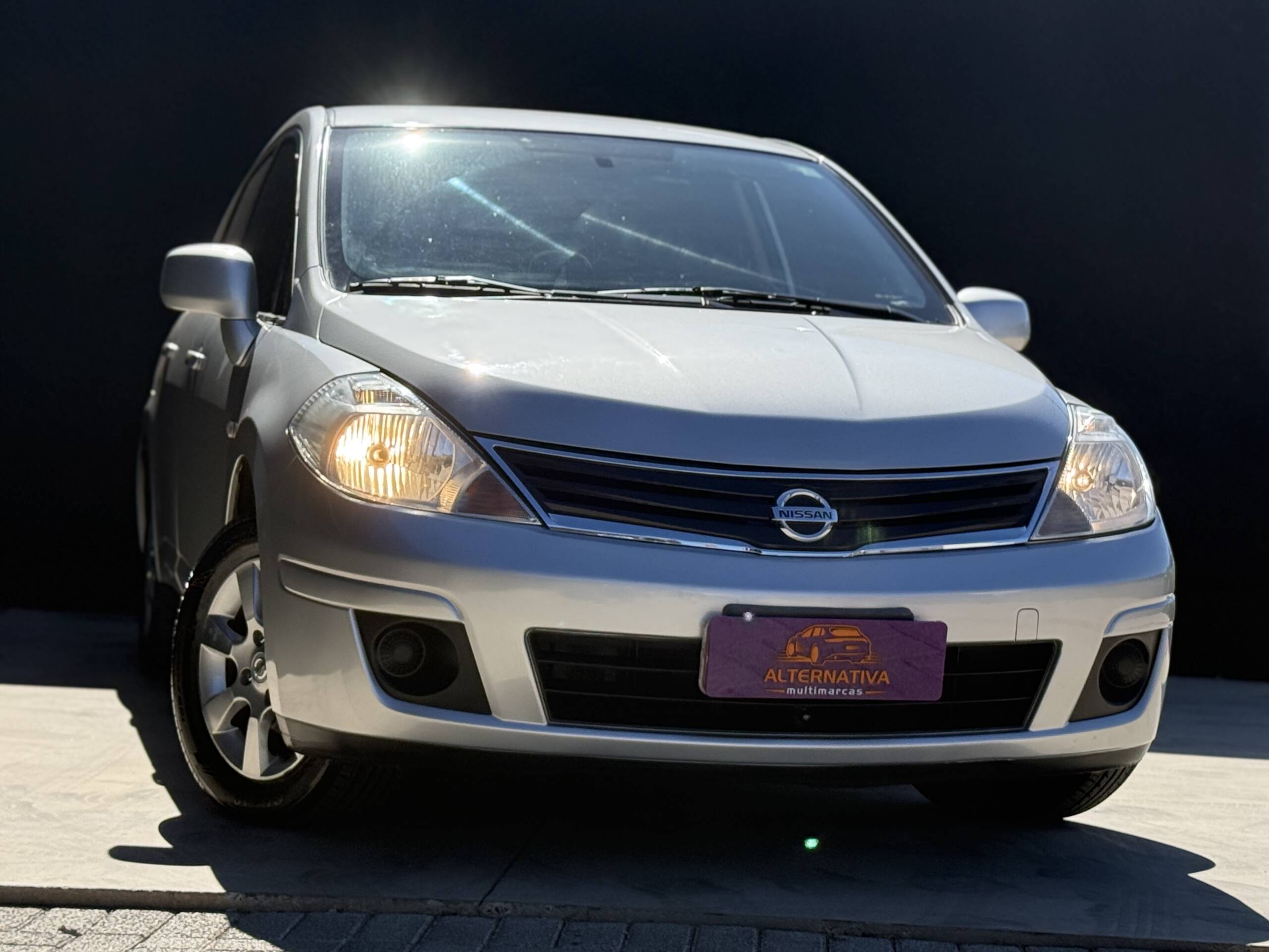 Nissan Tiida 1.8 16V
